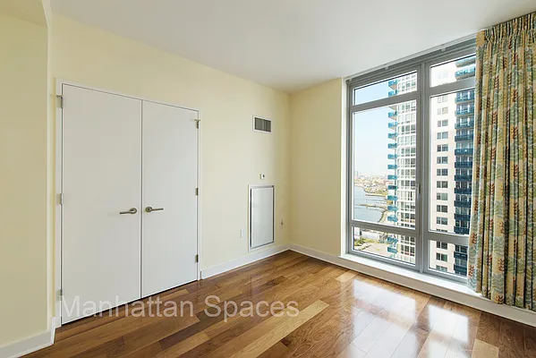 Rented by Manhattan Spaces | media 32