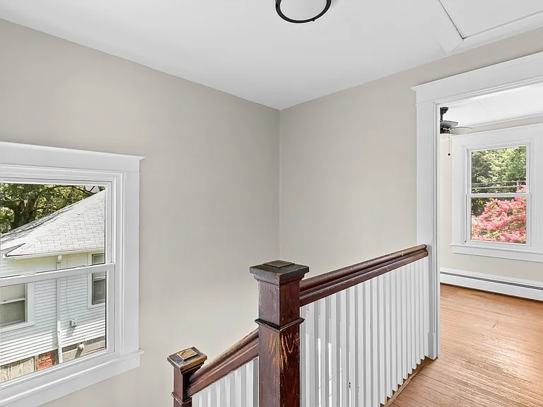 149 Beach Rd — Photo 24