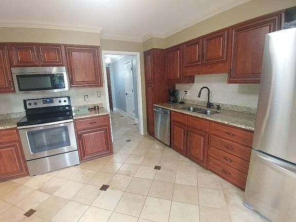 3rd image of 1428 Buxton Dr