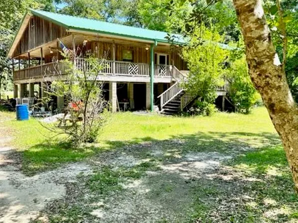 4266 Carr Rd, Holt, FL 32564