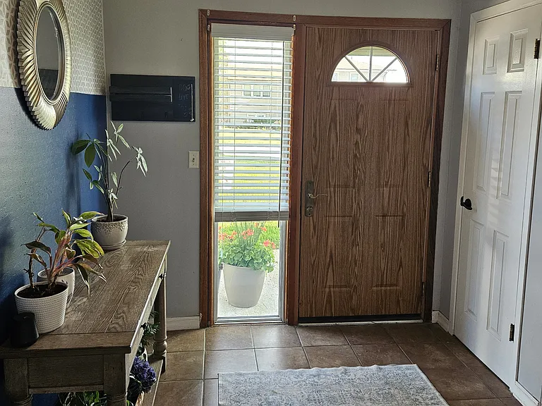 20245 Gateway Rd — Photo 2