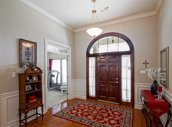 3rd image of 2026 Hampshire Dr