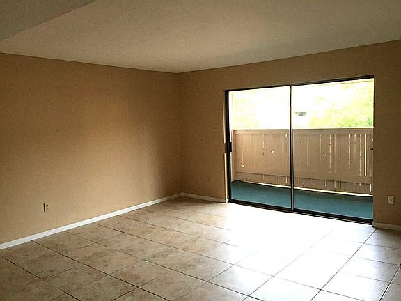 4th image of 8419 Hearth Dr APT 32