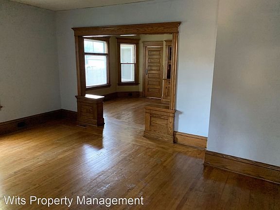 5th image of 4131 Fremont Ave N Unit 1