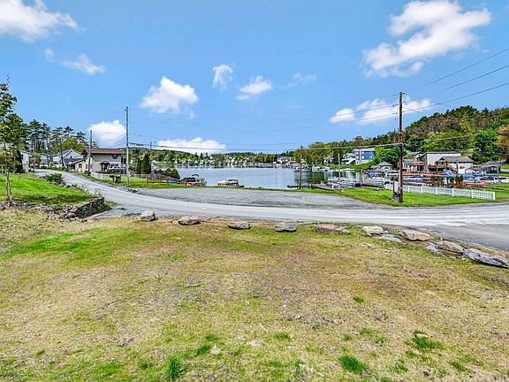 4th image of 1240 Lake Rd