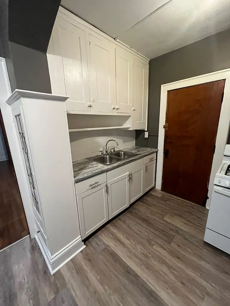 1 bed, 800 sqft, $1,100 — Photo 3