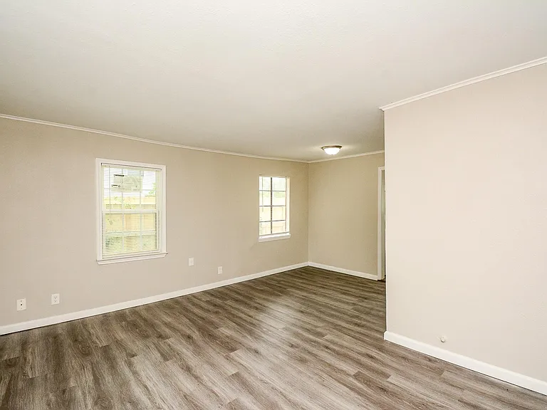 713 Wafer St — Photo 5