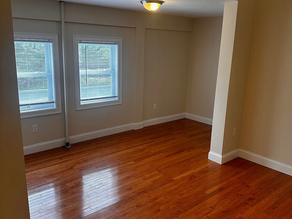 483 Newport Ave #1