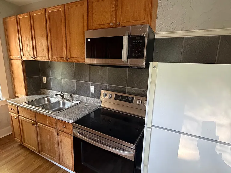 131-133 Westfield Rd — Photo 4