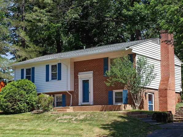 205 Saint Ives Rd, Charlottesville, VA 22911