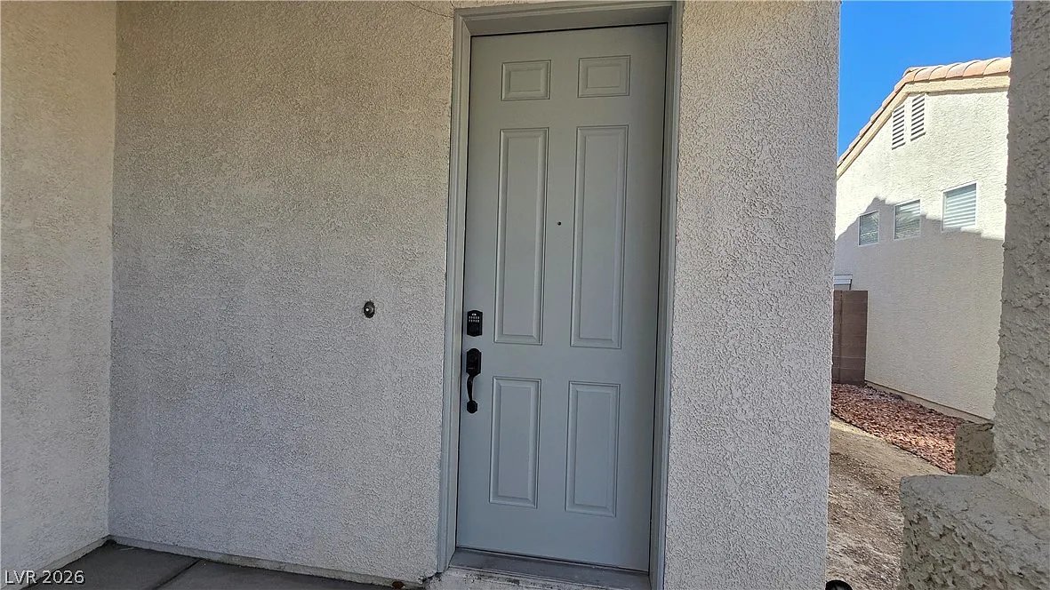 3 bed, 2.5 bath, 1887 sqft, $2,400 — Photo 3