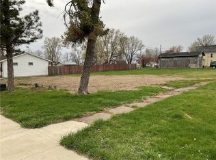 185 S Powers St, Warrensburg, IL 62573