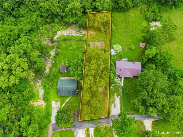 218 Hillside Dr, La Follette, TN 37766