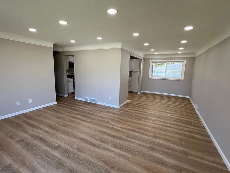 7326 Dell Haven Dr — Photo 3