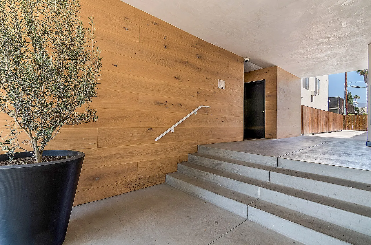 The Claridge Apartments — Photo 3