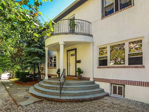 2nd image of 351 Gramatan Ave