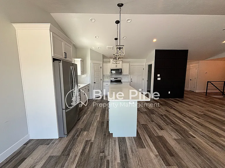 6389 Maggie Dr — Photo 25