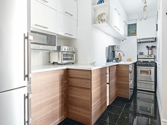 3rd image of 333 E 53rd St APT 8-P
