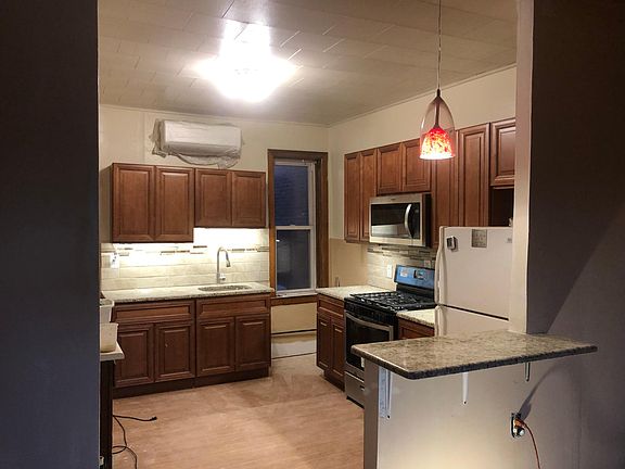 2nd image of 2125 S 11th St Fl 3rd