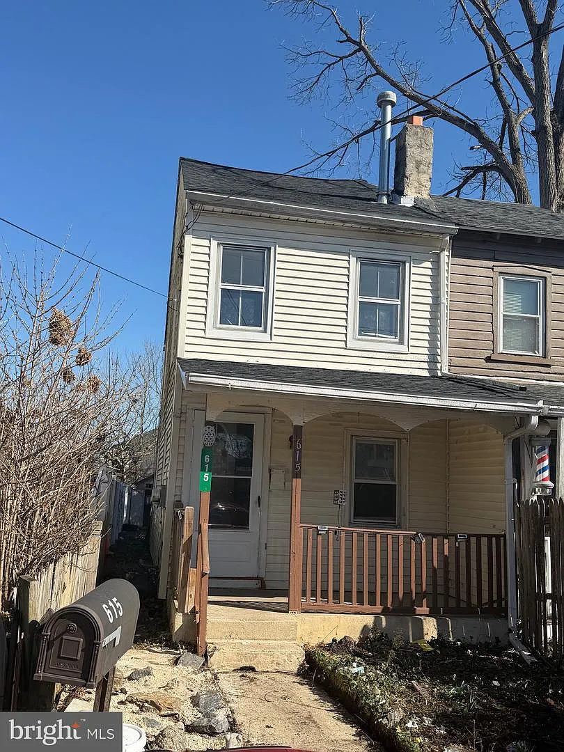 615 Vernon St photo 1