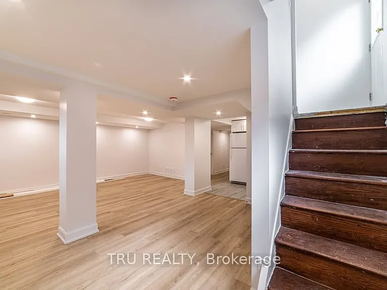 2424 Iris St #B — Photo 2