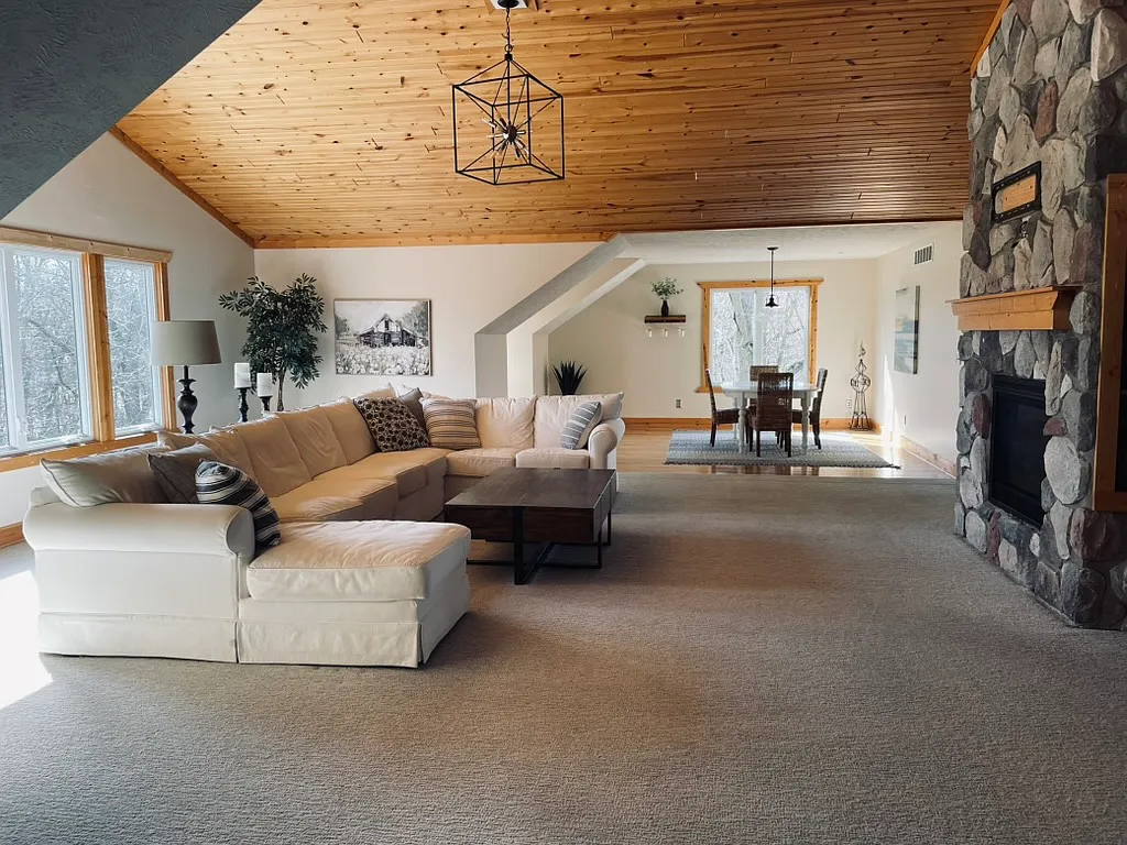 2 bed, 2067 sqft, $2,700 — Photo 1