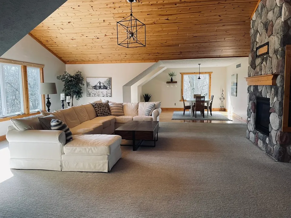 6055 Four Mile Rd NE