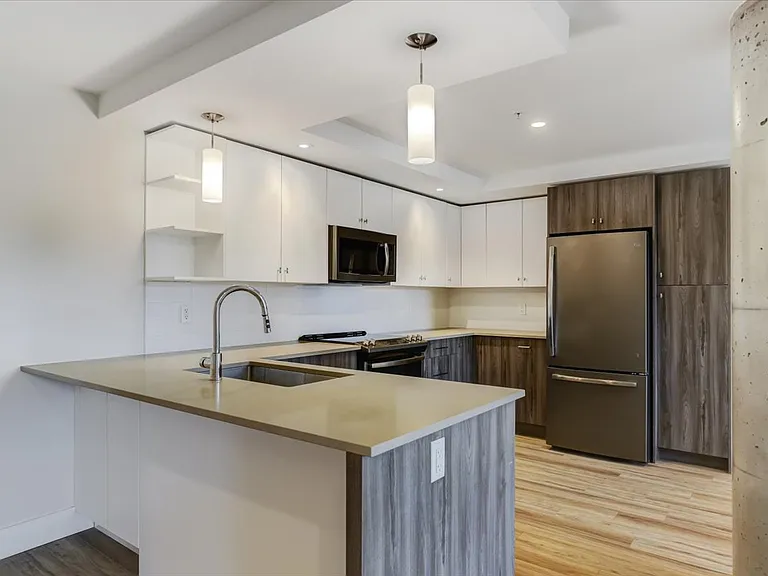 101 Ochterloney St — Photo 12