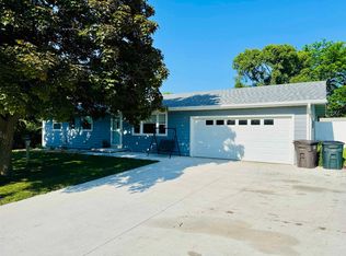914 Rosemary Ct, Jefferson, WI 53549