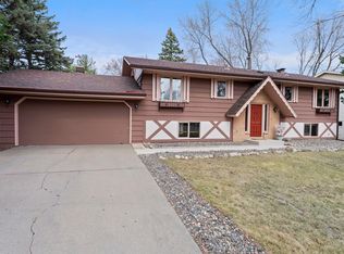 1462 18th St NW, New Brighton, MN 55112