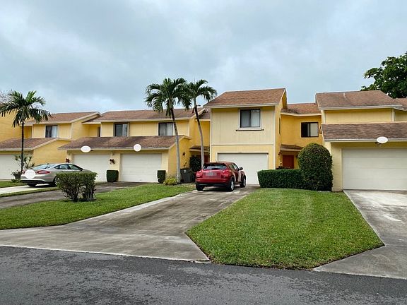 2nd image of 1543 Woodbridge Lakes Cir