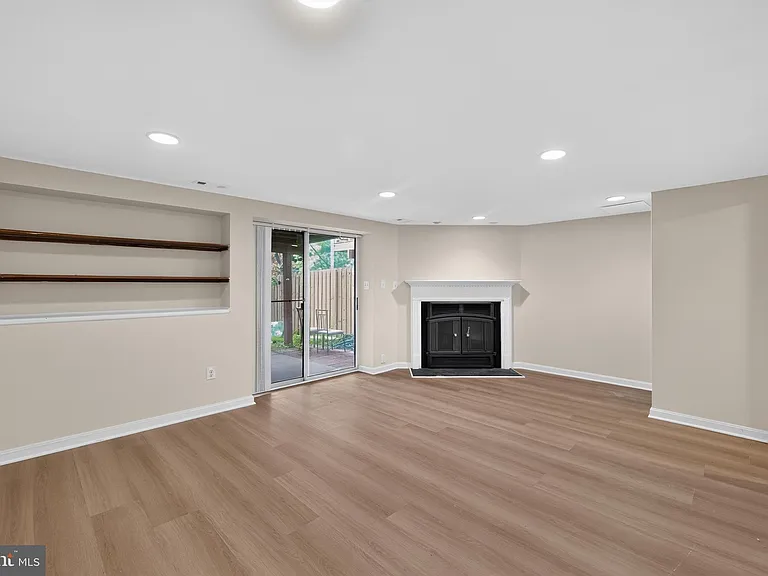 55 Oak Crest Ct — Photo 32