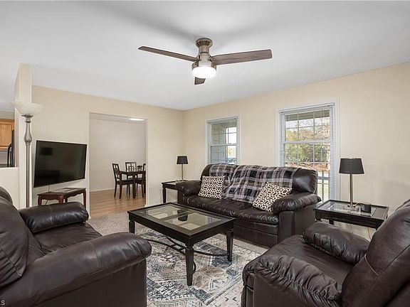 4th image of 1016 Las Brisas Dr