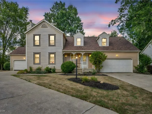 8037 Norriton Cir NW, North Canton, OH 44720