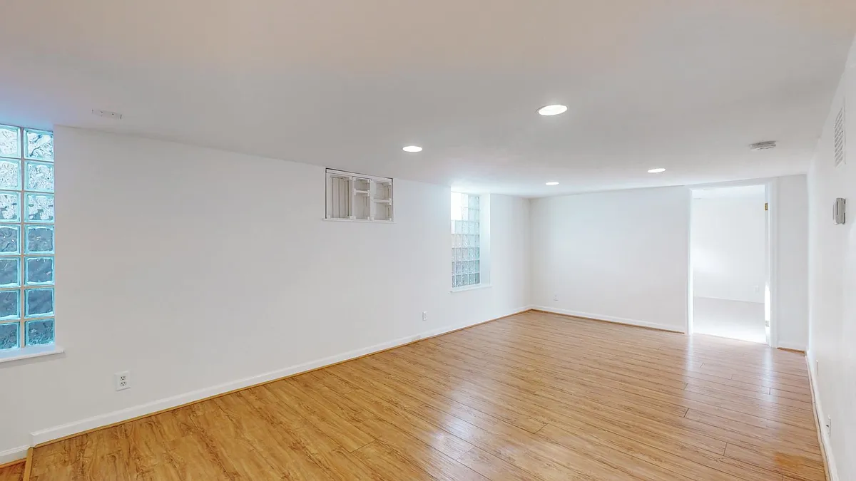 Building Photo - 1444 Birch St #BASEMENT