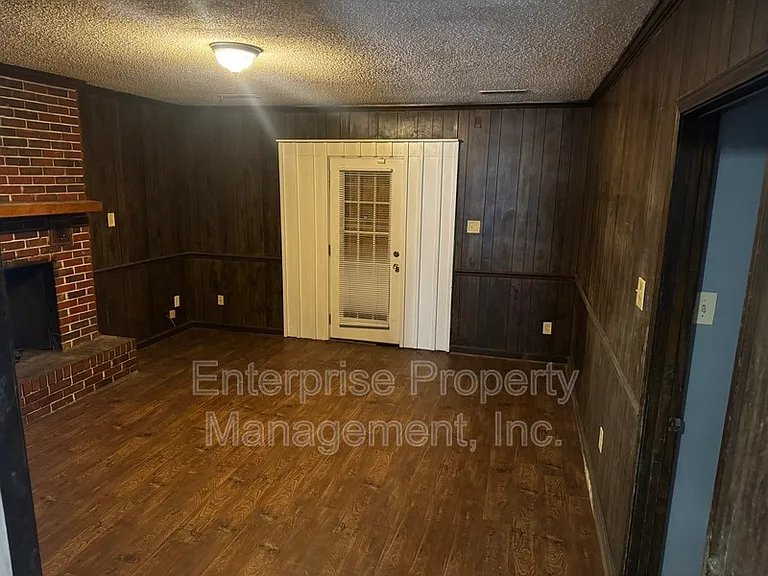 1922 Saint Elmo Ave — Photo 6