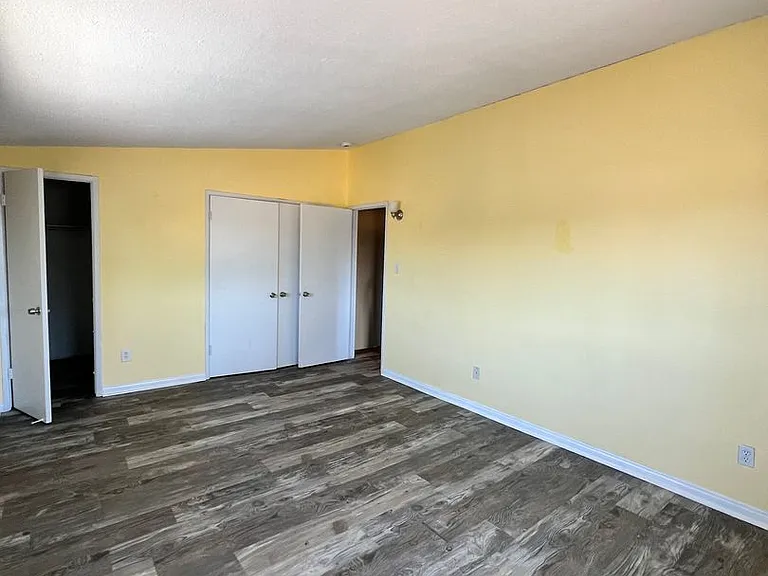 1552 Elm Ave ( F ) — Photo 14