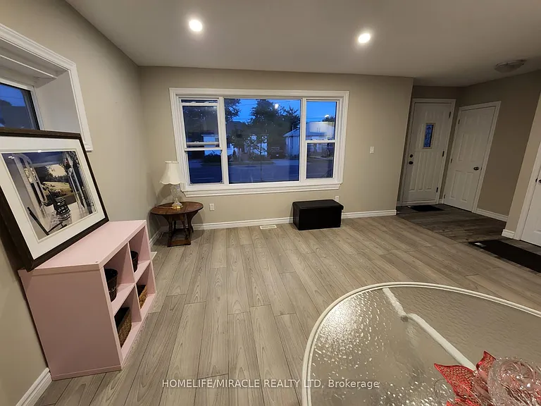408 Upper Wellington St W — Photo 3