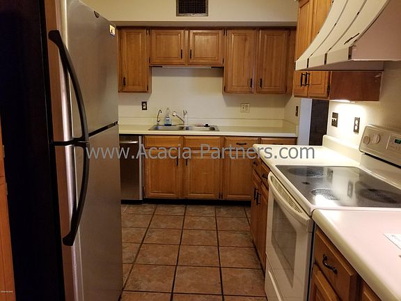 4th image of 2765 N Treat Ave