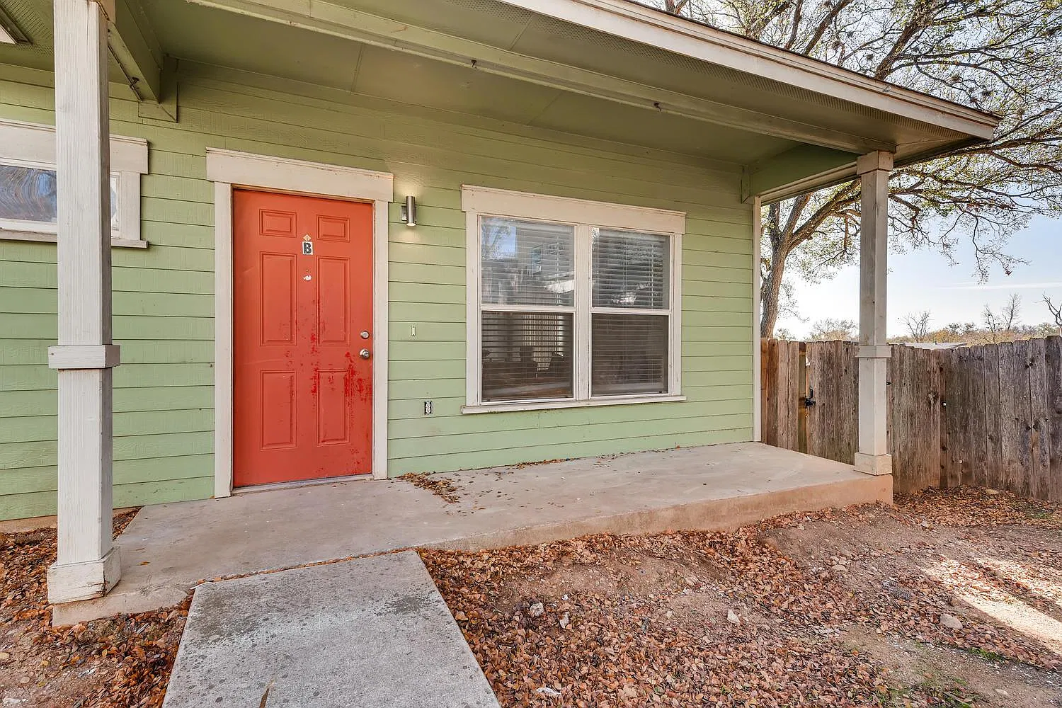 2 bed, 854 sqft, $1,995 — Photo 3