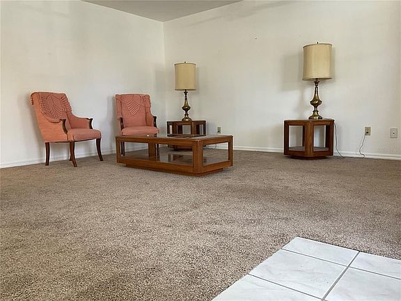 2nd image of 303 Friar Ct Unit A