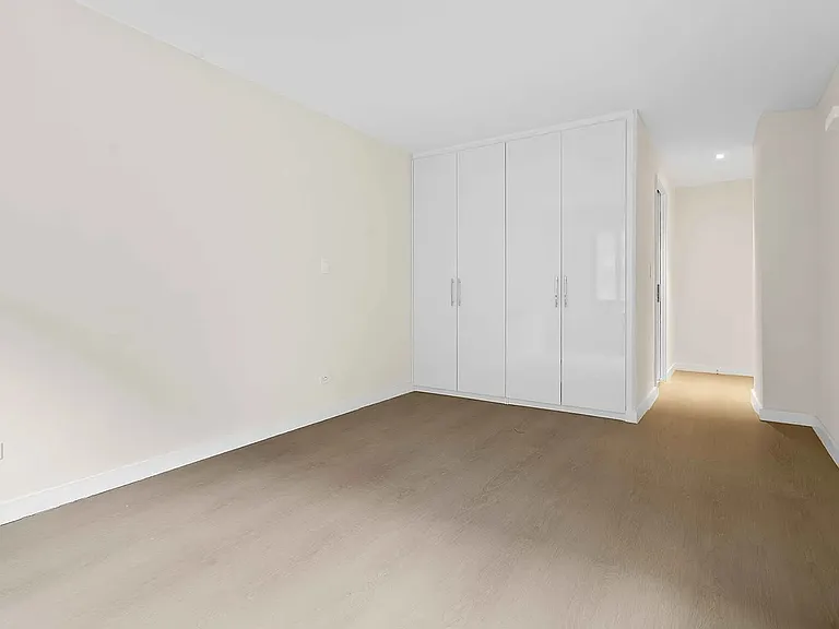 420 E 64th St #W7J — Photo 4