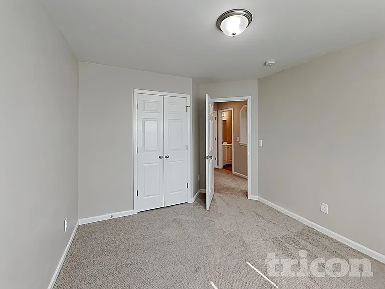 905 Amersham Ln — Photo 13