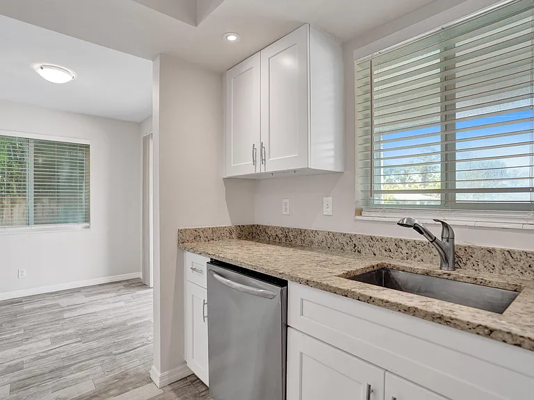 115 SW 1st Ave #1 — Photo 12