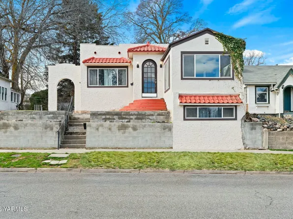 12 Chicago Ave, Yakima, WA 98902