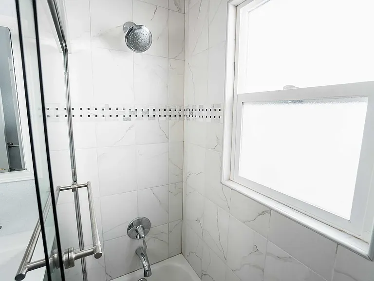 1458 Hopkins St #4 — Photo 4