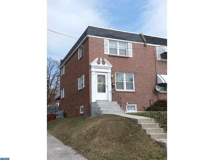 331 Warren St photo 1
