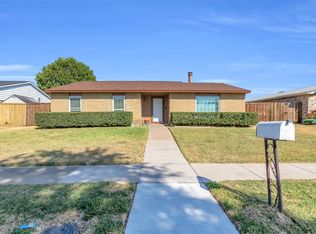 2106 Clark Trl, Grand Prairie, TX 75052