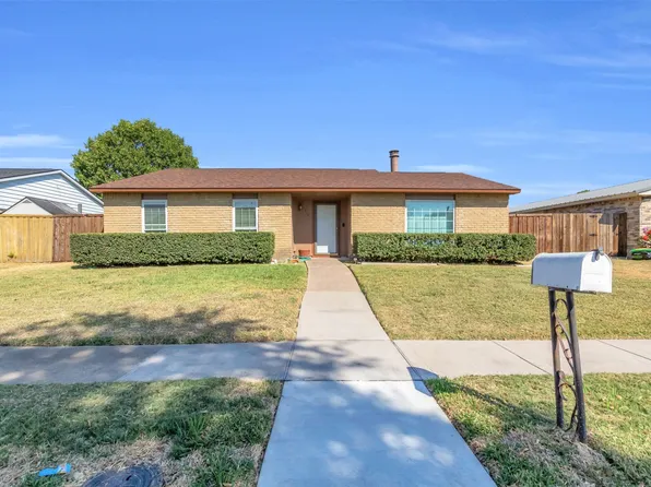 2106 Clark Trl, Grand Prairie, TX 75052