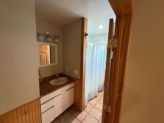 5th image of 215 Hounslow Rd Unit B